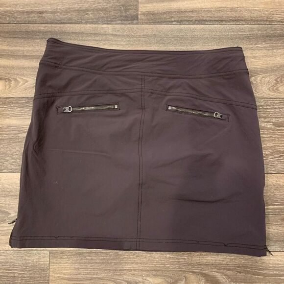Athleta Skort.  Size: 10.  Side zippers. Drawstring waist. - Picture 5 of 5